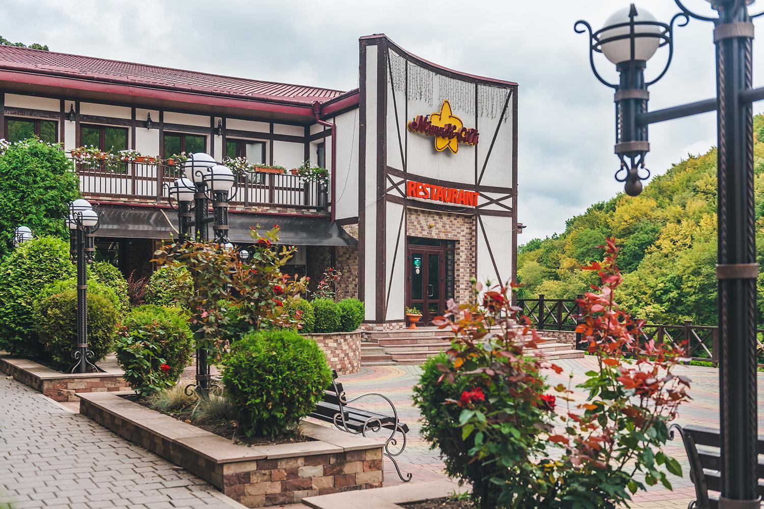 Mishyn-City Hotel Dobrovlyany Extérieur photo